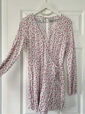 Hollister || Floral Tie Front Romper